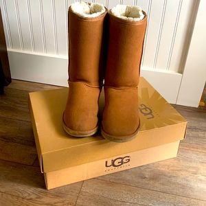 Ladies size 7 brown Ugg boots. Gently worn. Clean.